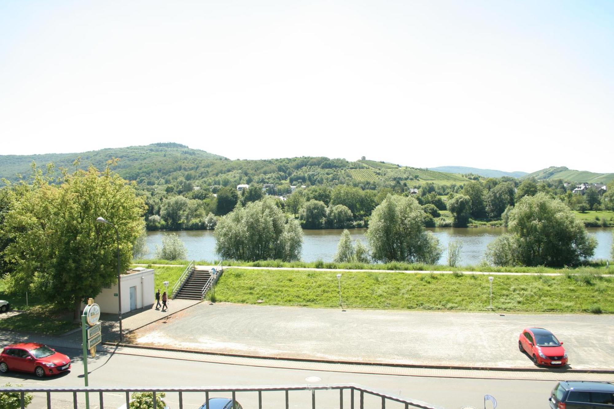 Hotel-Weinhaus Stettler Lieser Bagian luar foto